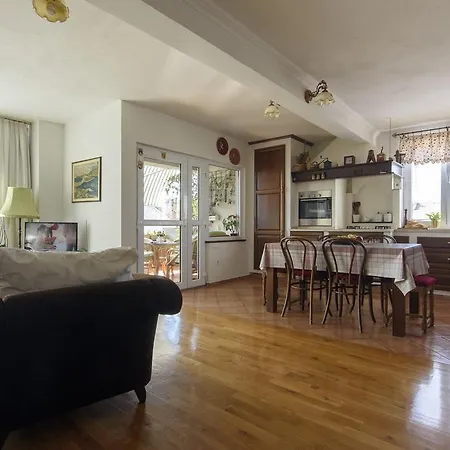 Basic Apartman Apartment *