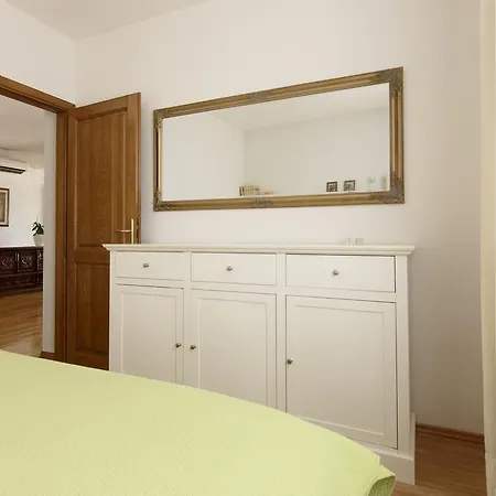 Basic Apartman Apartment *
