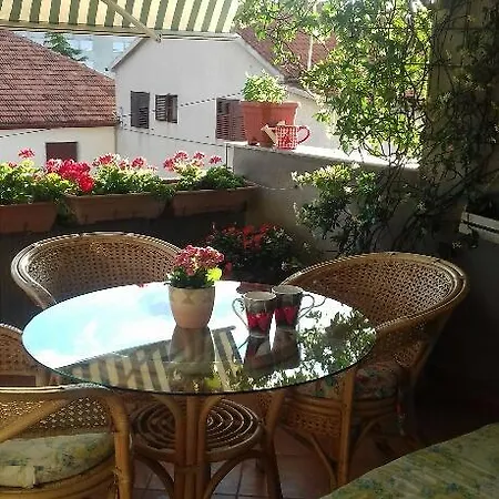 Basic Apartman Apartment